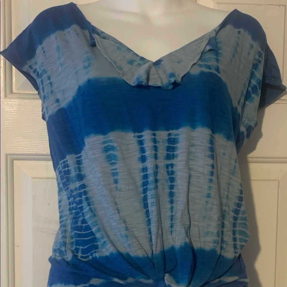Lucky brand tie dye blue tee size small.